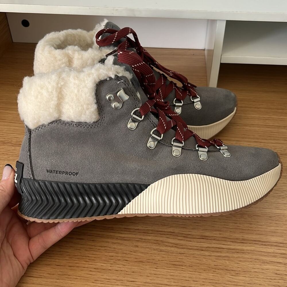 Sorel Gray and Red Ankle Boots - Picture 3 of 16